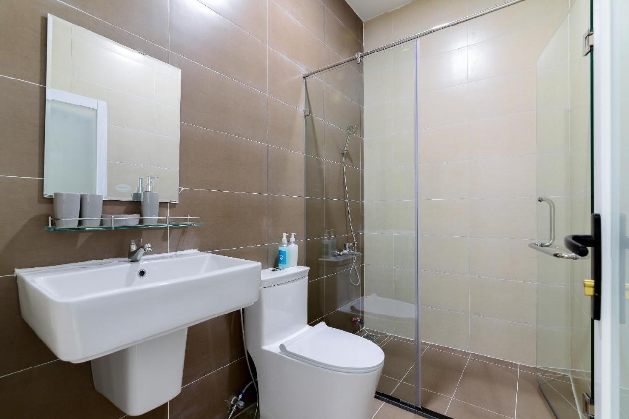 Cozrum Homes - Rivera Corner Thành Pho Ho Chí Minh Esterno foto